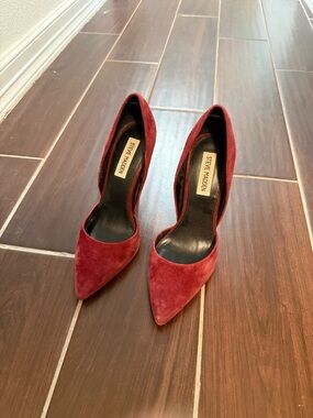 Steve Madden Burgundy Suede Pointed-Toe Pumps